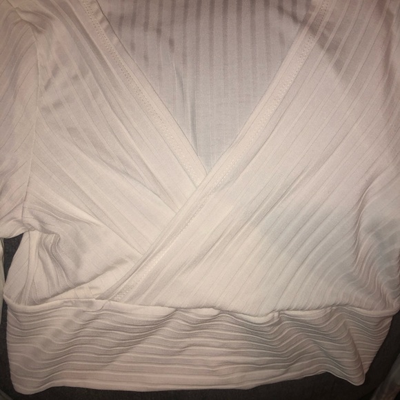 Macy’s white long sleeve wrap crop top - Picture 3 of 6